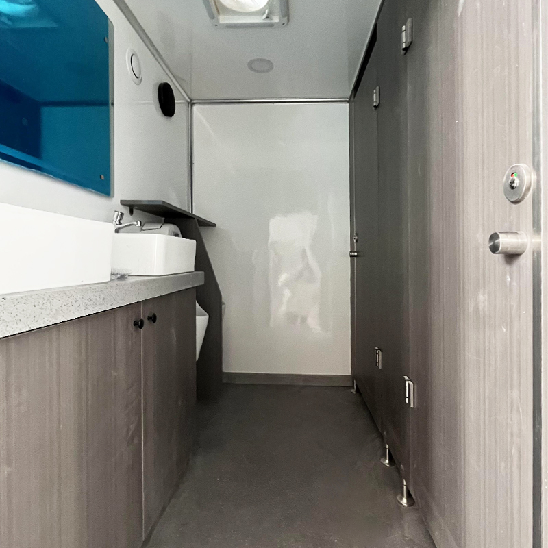 Portable Camp Toilet - مرحاض حمام خارجي محمول مسبق الصنع