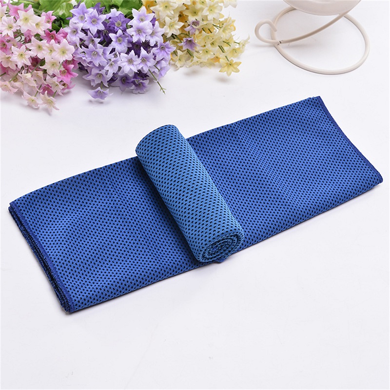 منشفة التبريد الإغاثة الفورية  - مراجعة Camp Towel Microfiber وسعره