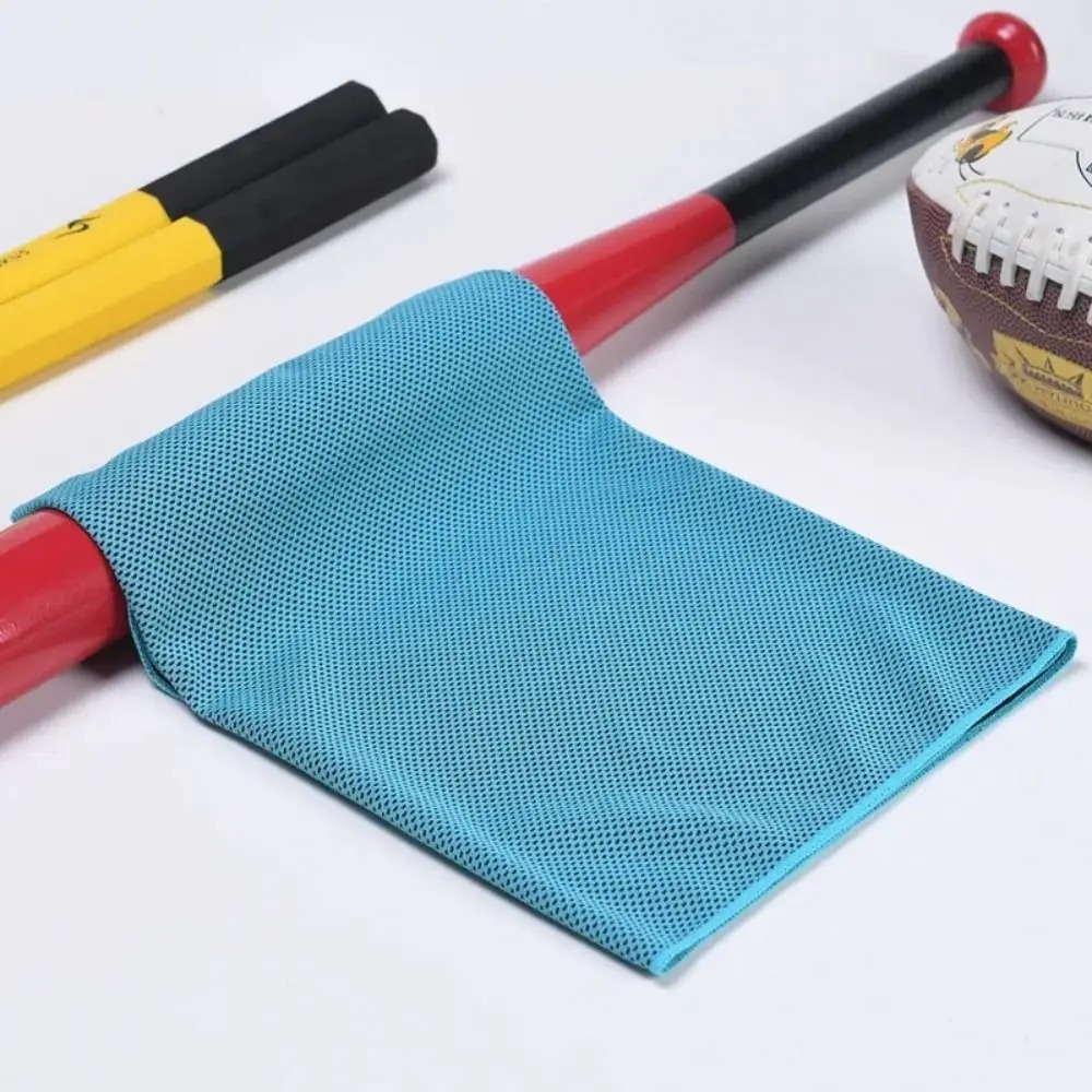 منشفة رياضية محمولة سريعة الجف - مراجعة Camp Towel Microfiber وسعره