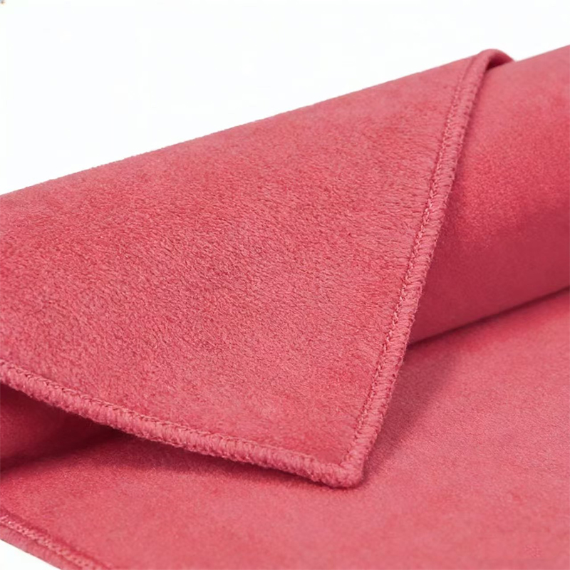منشفة شاطئ سريعة الجفاف فائقة  - مراجعة Camp Towel Microfiber وسعره